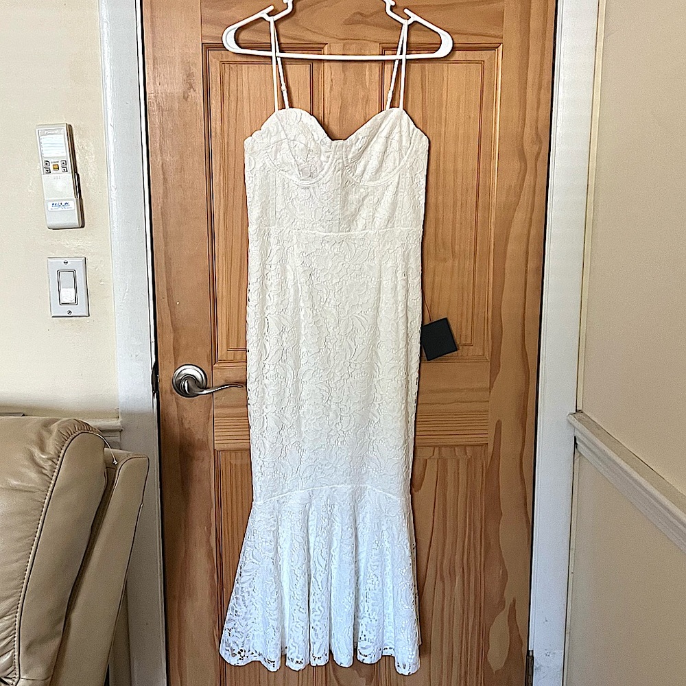 NWT Lulu's Found Your Love White Lace Sleeveless Trumpet Midi Dress, Size M